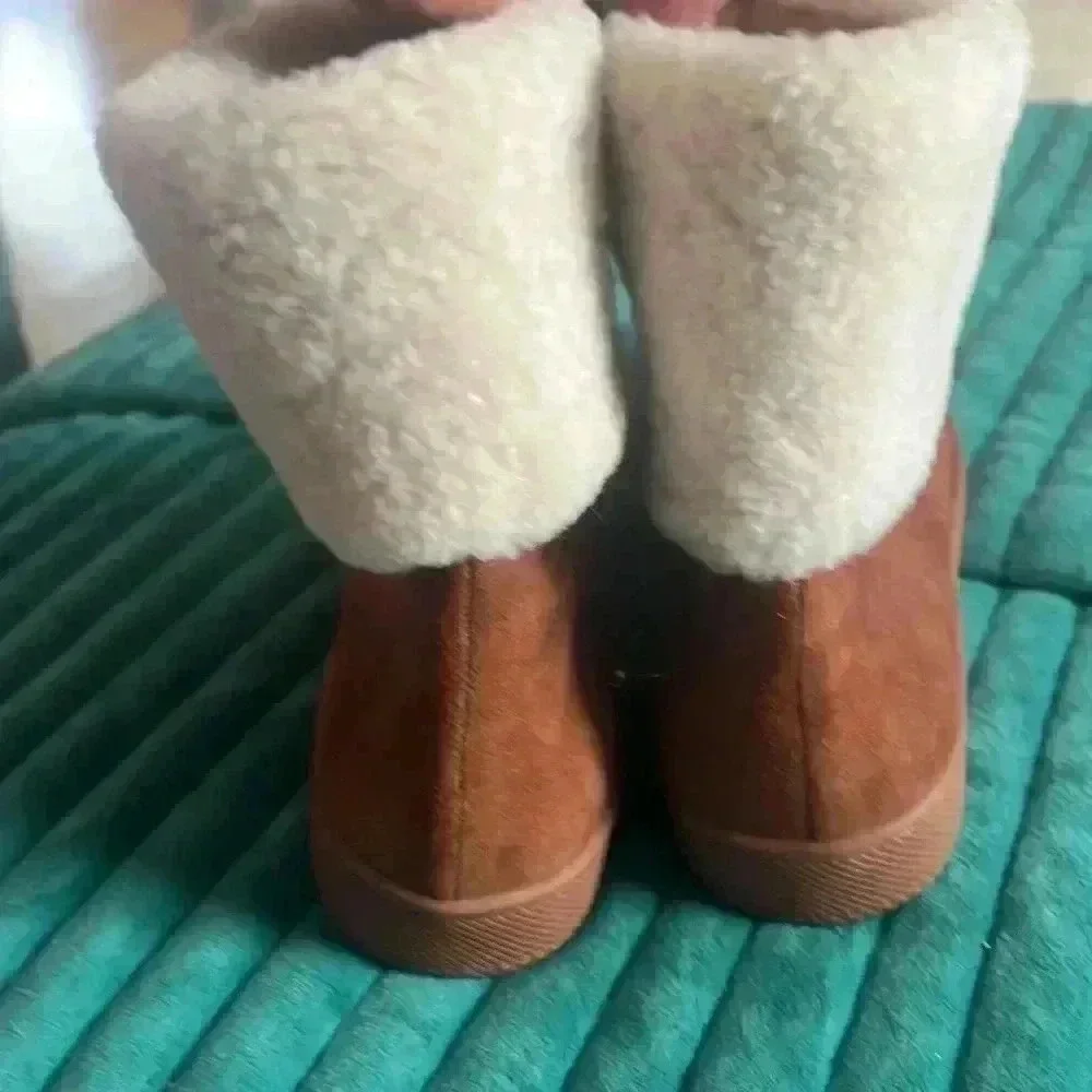 New Porte & Paire shearling-trimmed suede boots sz 10